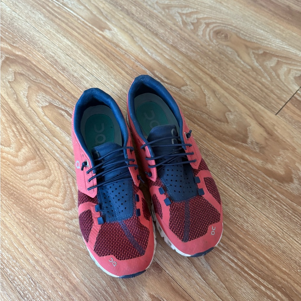 On Running Athletic Shoes